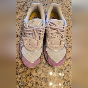 Stylish Mens Sneakers in Purple and White